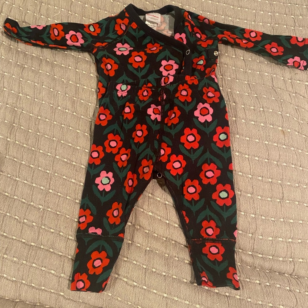 Hanna Andersson kimono style onesie with matching pants 3-6 months